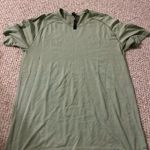 Lululemon Men’s Tshirt